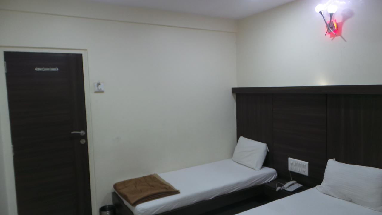 Hotel Gemini Bombay Esterno foto